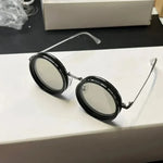 Load image into Gallery viewer, Wizy: Óculos de sol com lentes negras ajustáveis
