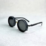 Load image into Gallery viewer, Wizy: Óculos de sol com lentes negras ajustáveis
